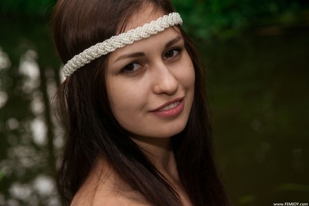 Летняя чувственность: девушка в природе