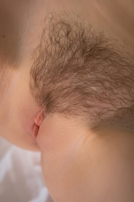 Эротическая фотосессия в спальне