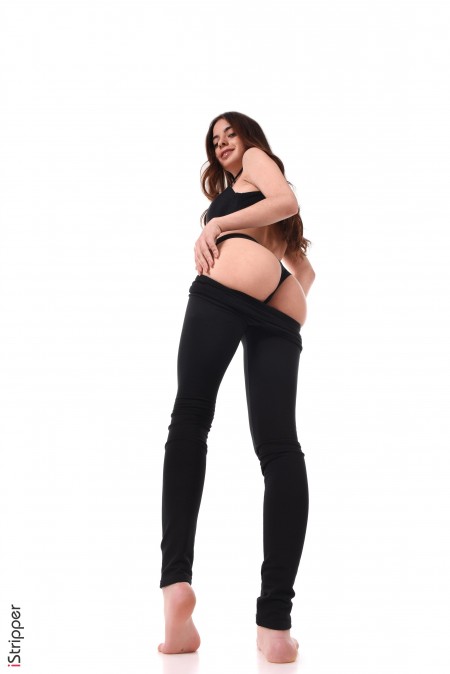 Счастливая и чувственная фотосессия модели