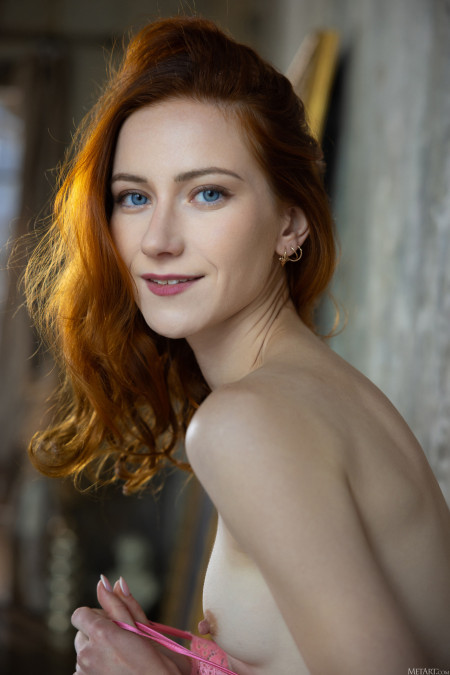 Соблазнительная фотосессия с моделью Роной Талин