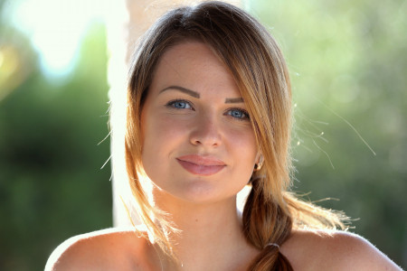 Летняя солнечная сенсуальность в природе