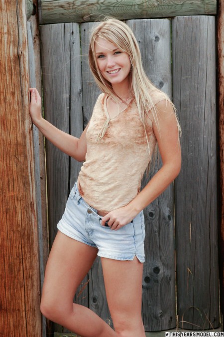 Счастливое летнее фотосет с девушкой Jewel A