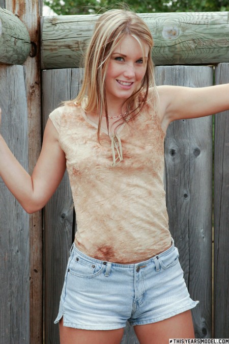 Счастливое летнее фотосет с девушкой Jewel A