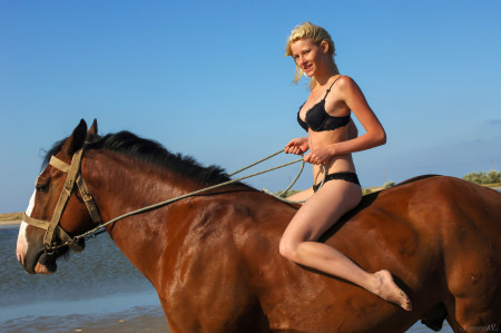 Лариса H: Красота и чувственность на ранчо