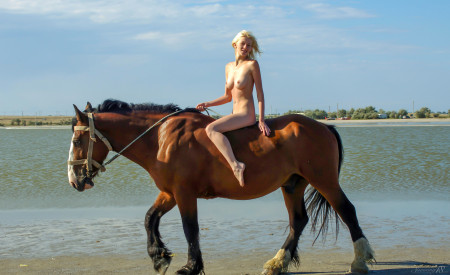 Лариса H: Красота и чувственность на ранчо