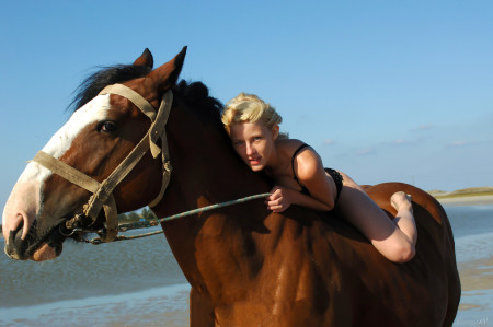 Лариса H: Красота и чувственность на ранчо