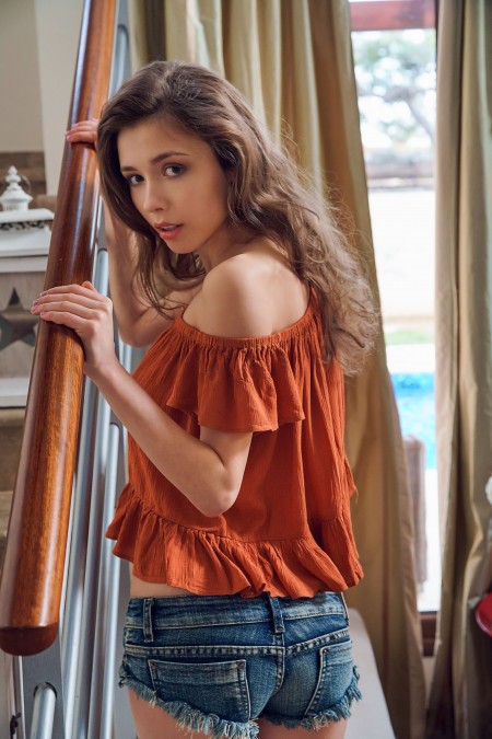 Мила Азул: Элегантная чувственность дома