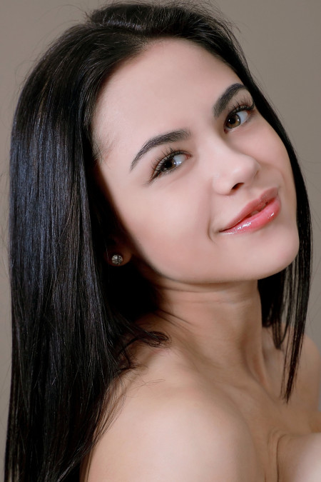 Джили А: Соблазнительная элегантность модели