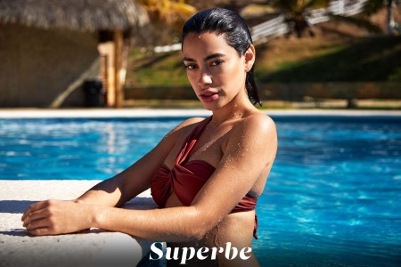 Летняя фотосессия возле бассейна