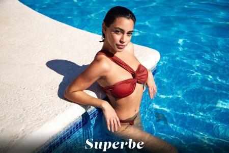 Летняя фотосессия возле бассейна