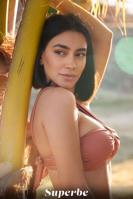 Летняя фотосессия возле бассейна