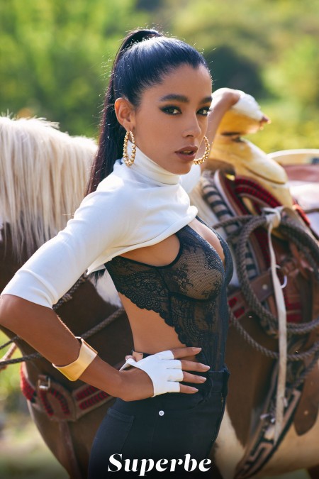 Наталия Бруни: летняя сенсуальность на ферме