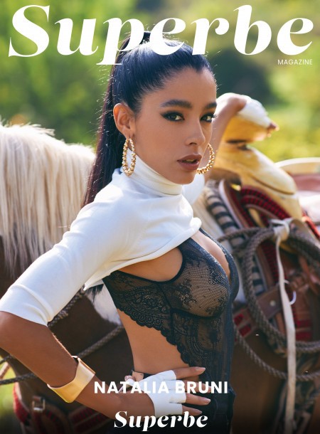 Наталия Бруни: летняя сенсуальность на ферме