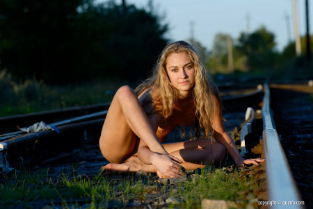 Вика Q: Летняя Нежность на Природе