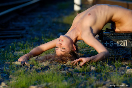 Вика Q: Летняя Нежность на Природе