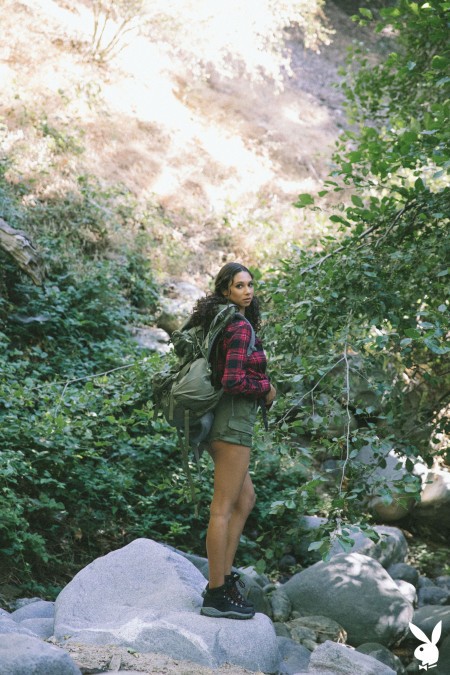 Соблазнительная Майя Серена: натуралистическая эротика