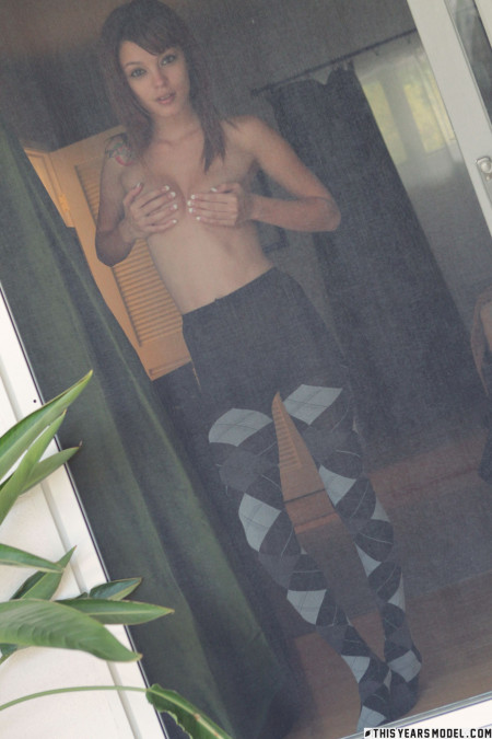 Эротическая фотосессия с Ашли Долл