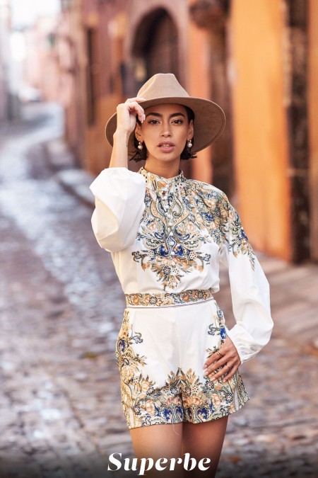 Поцелуй лета: элегантная смелость Дэнни Хернандес