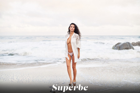 Соблазнительная летняя фотосессия модели