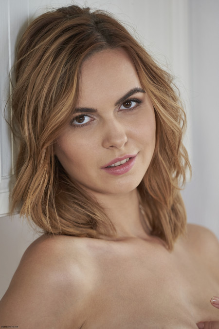 Настя Колетт: чувственность в домашней обстановке