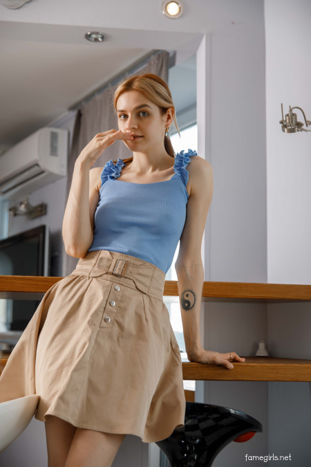 Оливия А: чувственная фотосессия в домашней обстановке