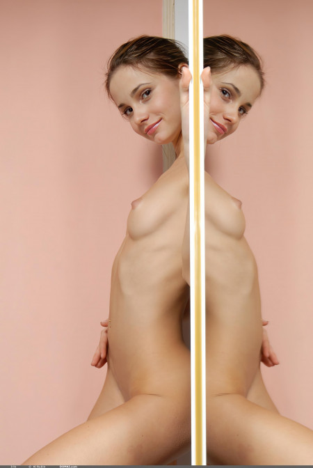 Ирина А: Элегантная модель в эротической сессии