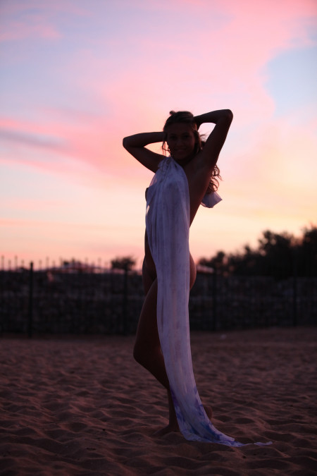 Летняя эротика: загадочная красота Миляны