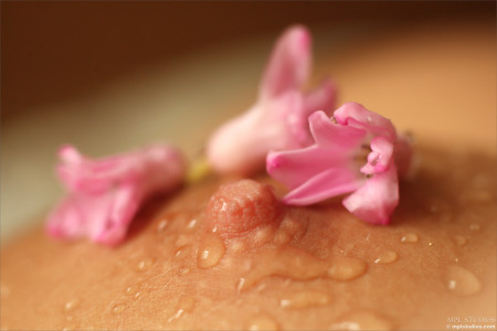 Сенсуальность и свежесть Лидии в природе