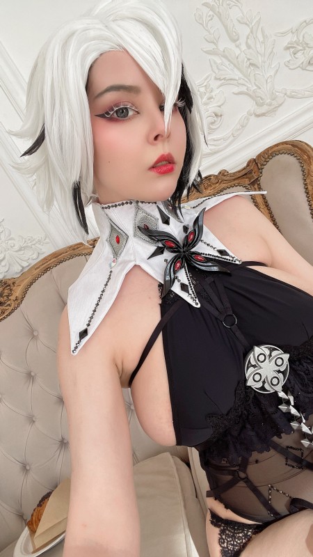 Восхитительная эротическая фотосессия с Helly Von
