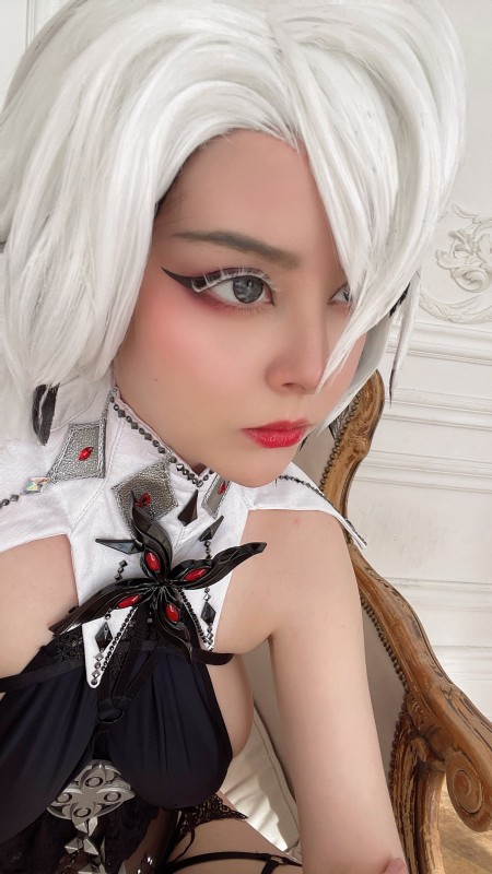 Восхитительная эротическая фотосессия с Helly Von