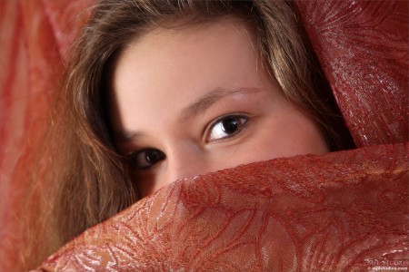 Соблазнительная Лидия: Фотосессия в спальне