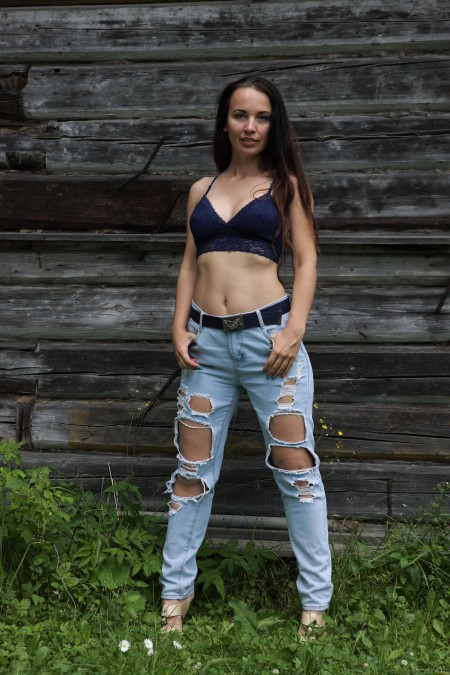 Летняя фотосессия с улыбающейся Николь В