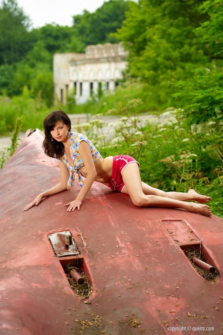 Летнее счастье: эротическая фотосессия на природе