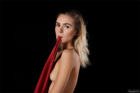 Соблазнительная фотосессия с Кариссой Даймонд