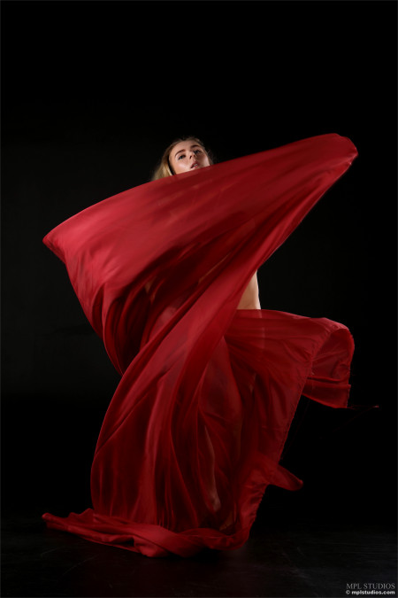 Соблазнительная фотосессия с Кариссой Даймонд