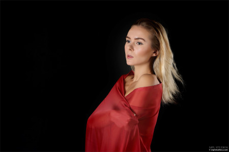 Соблазнительная фотосессия с Кариссой Даймонд