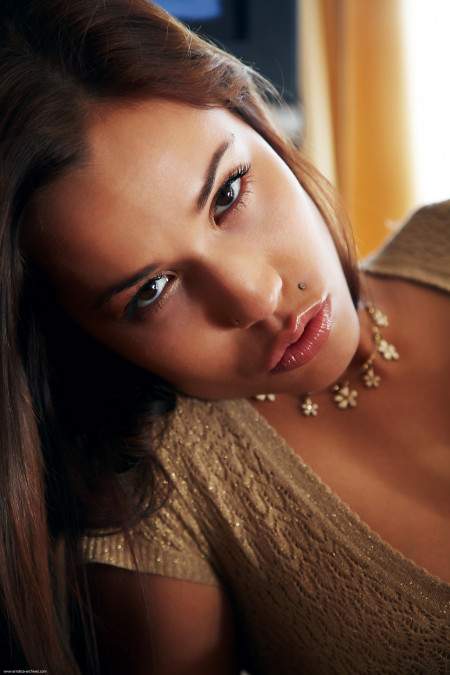 Сатин Блум: чувственная эротическая фотосессия